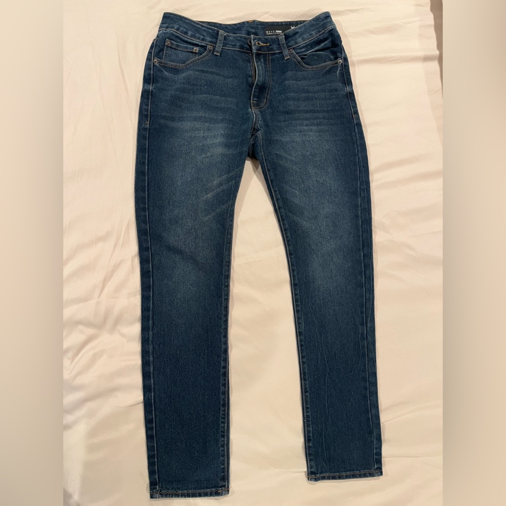 Blue jeans. Skinny cut.  Waist runs slightly big for 29w.